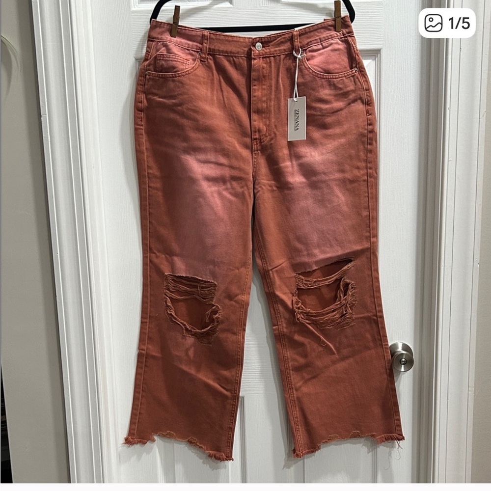 Zenana Outfitters Women's Distressed Cropped Jeans in Rust